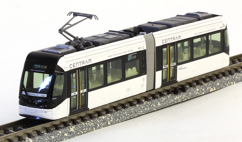 KATO CENTRAM  富山市内電車環状線〈セントラム〉9002（銀）