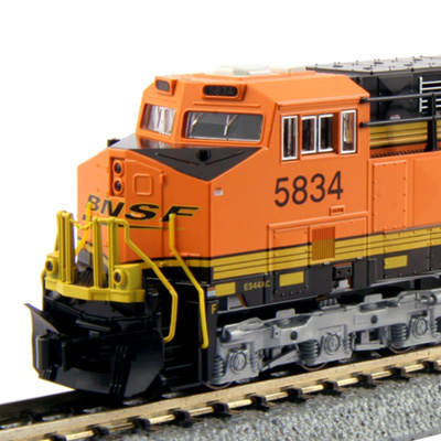 GE ES44AC BNSF #5785