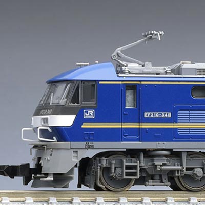 EF210-300形（新鶴見機関区） 