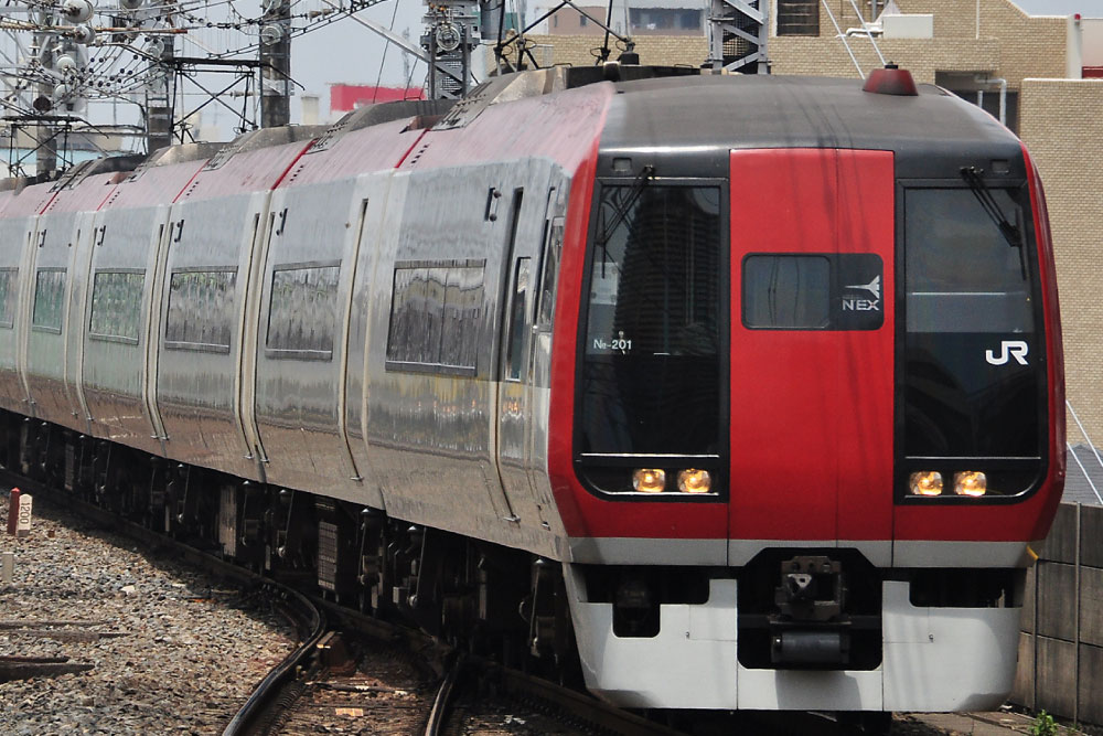 走行する253系 「成田エクスプレス」